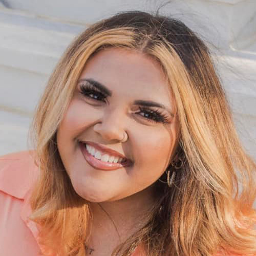 Headshot Alecia Hicks