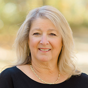 Headshot Cathy Connors
