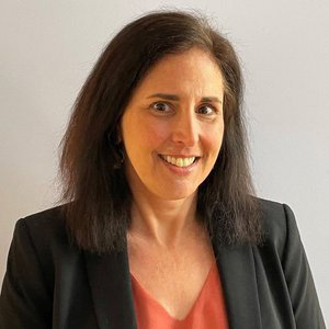 Headshot Laura Wells